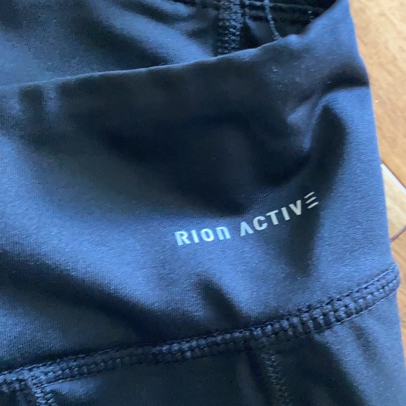 NWT Rion Leggings - size Medium - black w/back zipper pocket and peekaboo color - Picture 3 of 11